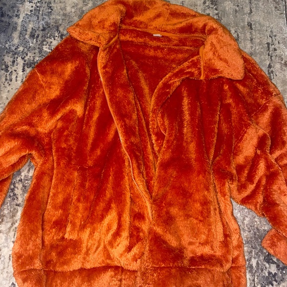 Orange fuzzy oversized jacket - Picture 1 of 1